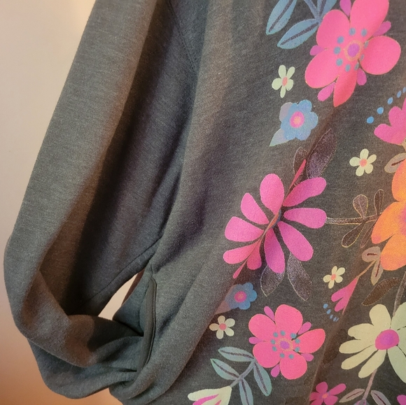 Natural Life Comfy Pocket Boho Sweatshirt - Gray Folk Flower, EUC, 3X - Picture 7 of 13